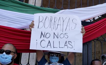 Protestan en apoyo a la periodista Mary Jose Díaz afuera del Congreso de Chiapas; piden destitución del ombudsperson