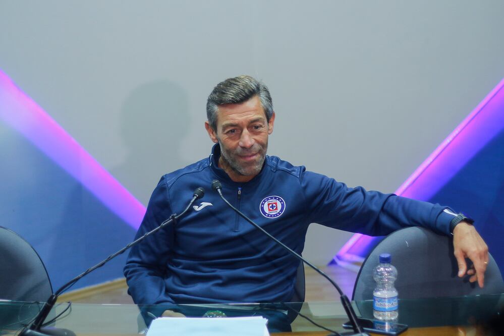 Imago7. El técnico de Cruz Azul durante la conferencia de prensa en La Noria 