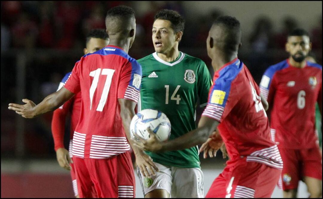 Javier Hernández en una discusión con Luis Ovalle.  Foto: EFE