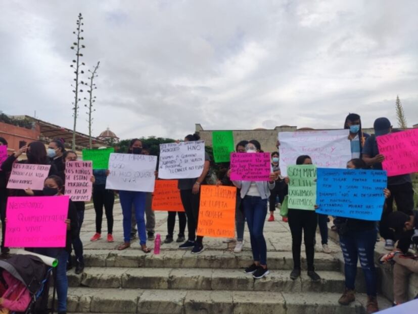 Padres de niños con cáncer en Oaxaca exigen acceso a quimioterapias y atención médica