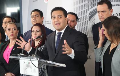 Reclutar jóvenes para fuerzas de seguridad es una ocurrencia de AMLO: Damián Zepeda