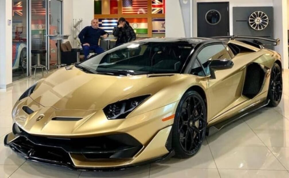 Estos autos cubiertos de oro son los más caros y extravagantes