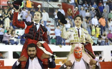 Juan Pablo y Luis David a hombros en la frontera chihuahuense