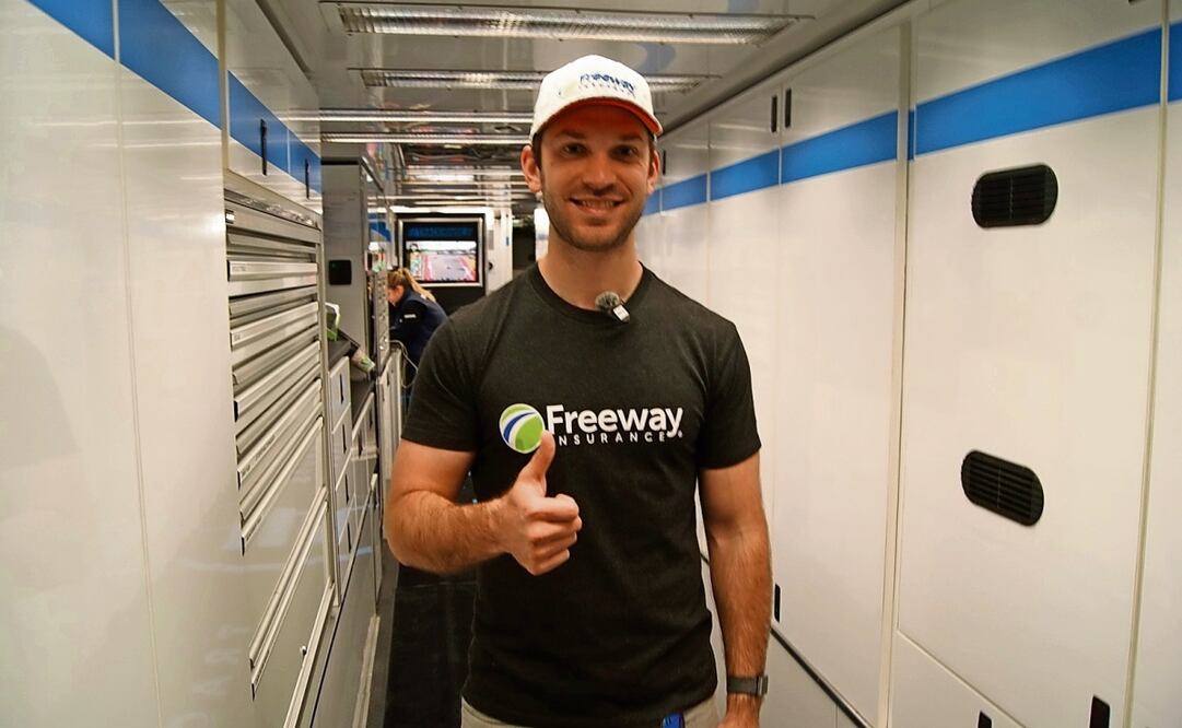 Daniel Suárez está orgulloso de representar a los volantes mexicanos en la Nascar. Foto: Arturo Mendoza / EL UNIVERSAL