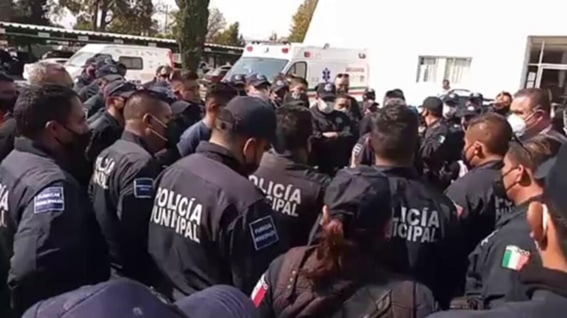 Policías de Tula paran labores; piden cese del secretario de seguridad