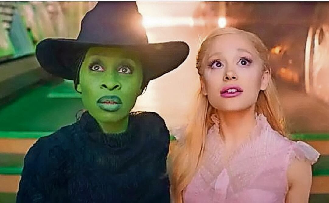 Cynthia Erivo es Elphaba; Ariana Grande, Glinda. Foto: Universal Pictures