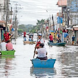 Bajo el agua, docenas de poblados en Tlacotalpan, Veracruz