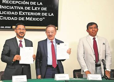 Van por el retiro de 900 espectaculares en CDMX