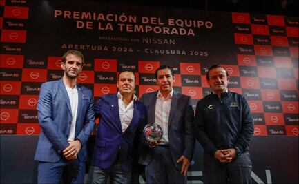 Cruz Azul recibe premio al mejor equipo de la temporada; Velázquez y Alonso reconocen esfuerzo y estabilidad