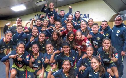 Entrenador de América femenil celebra con un "Goya"