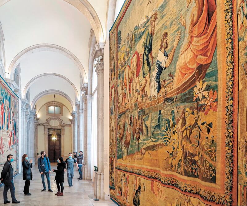 La Dirección General de Recursos Humanos de la Oficina de la Presidencia contrató vales de despensa para su personal. ARCHIVO EL UNIVERSAL