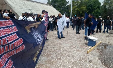 Marchan expolicías federales; acusan falta de pago de SSPC por indemnizaciones