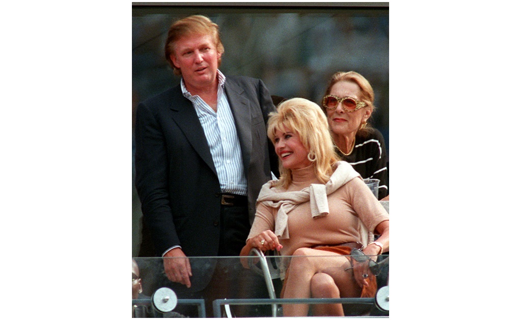 ¿De qué murió Ivana Trump? Urgencias la halló inconsciente; prensa reporta posible caída de las escaleras