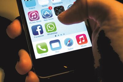 ¿Quieres saber cómo poner música a tu estado de WhatsApp?