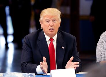 Donald Trump niega ser racista; busca apoyo de minorías