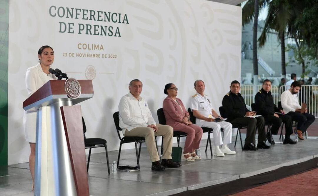 Indira Vizcaíno en la conferencia de prensa del presidente López Obrador, en las instalaciones de la Décima Región Naval de Manzanillo, Colima. Foto: captura de video