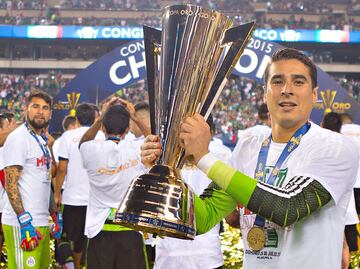 Guillermo Ochoa busca ser el máximo ganador de la Copa Oro