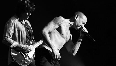 Revelan que Chester Bennington, líder de Linkin Park, luchaba "hora a hora" por no volver a beber, poco antes de su muerte