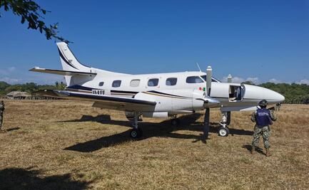 Semar asegura avioneta con 20 bidones con combustible turbosina en Chiapas