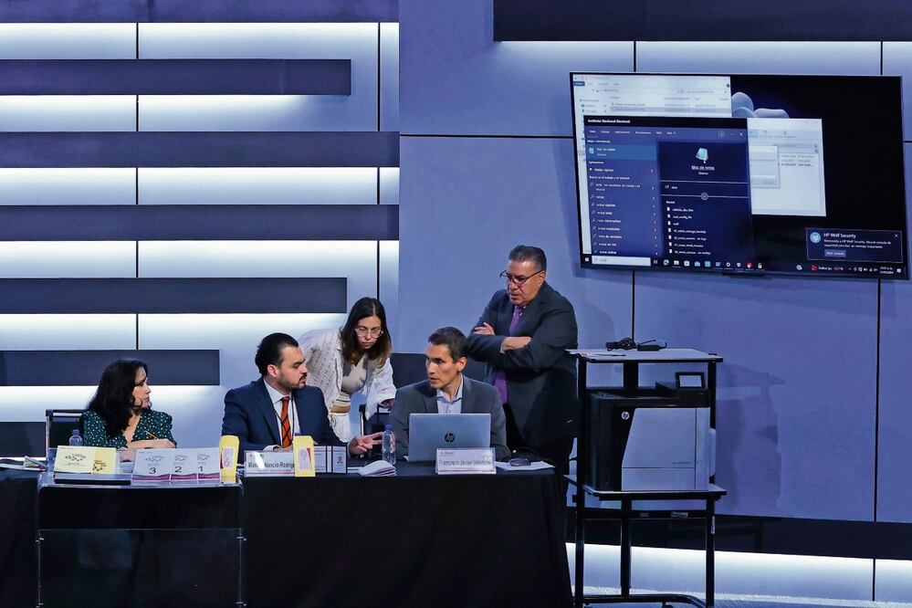 El INE informó que el Comité Técnico Asesor del Conteo Rápido estará en un búnker blindado una vez que cierren las casillas y fluya la información. Foto: Berenice Fregoso El universal