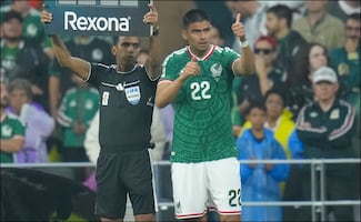 Guillermo Martínez encuentra consuelo en que “México cayó de pie, con la frente en alto”