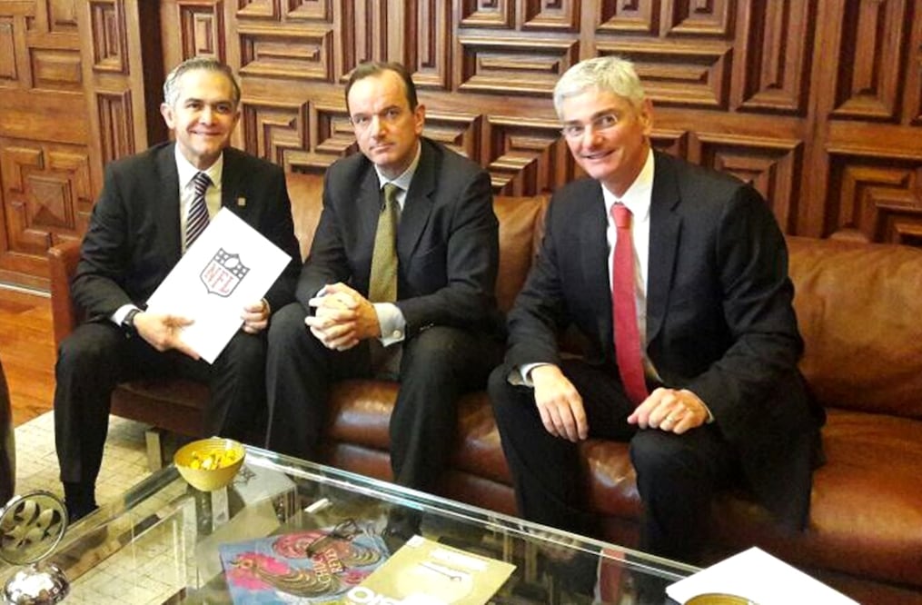 El gobierno capitalino informó que en el encuentro se realizó en el Antiguo Palacio del Ayuntamiento donde se acordaron detalles de logística, seguridad y turismo a propósito del partido. Foto: @ManceraMiguelMX