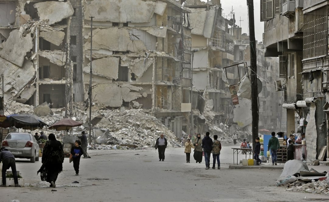 El ejército sirio recuperó a fines de 2016 la ciudad de Alepo, aunque sus habitantes viven entre ruinas. 