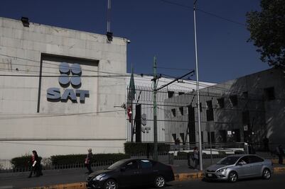 Ex empleados del SAT se manifestarán con lema #nosoyaviador