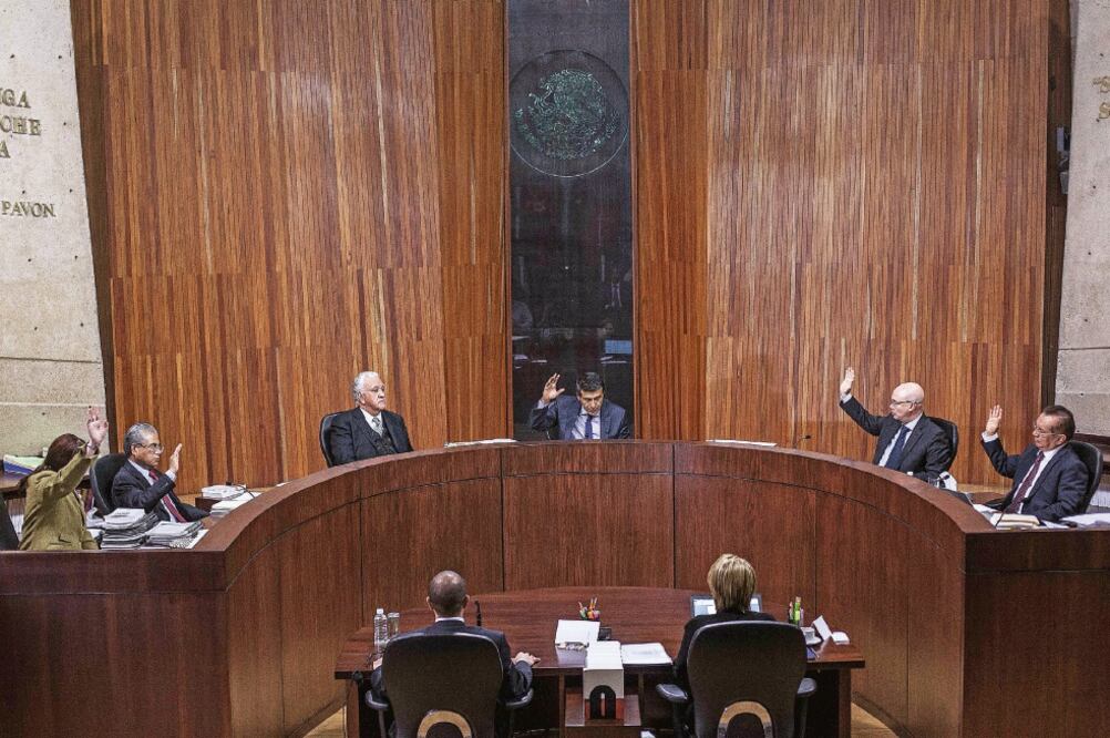 Los magistrados del Tribunal Electoral del Poder Judicial de la Federación avalaron el proyecto por cuatro votos contra dos (GERMÁN ESPINOSA. EL UNIVERSAL)