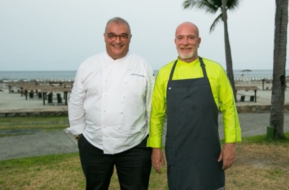 Gerardo Vázquez Lugo sorprendió con cena en Acapulco