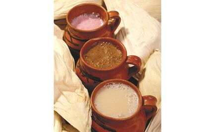 Atole, el complemento perfecto para los tamales 