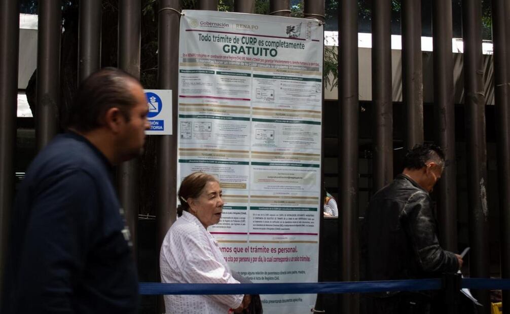 Entre confusión y dudas, primeros mexicanos tramitan la CURP Biométrica. Foto: Fernanda Zamora/ EL UNIVERSAL