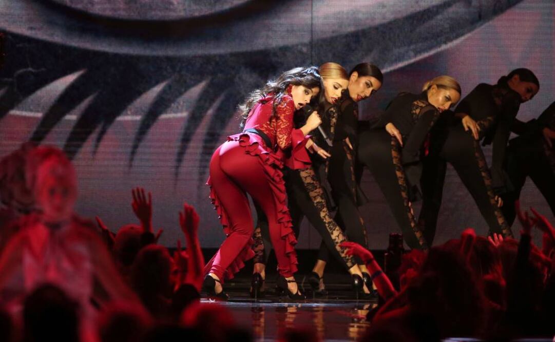 La ciudad de Londres volvió a recibir, después de 21 años, la entrega de los MTV European Music Awards (EMA). La cantante Camila Cabello interpretó su sencillo “Havana” FOTO:AP