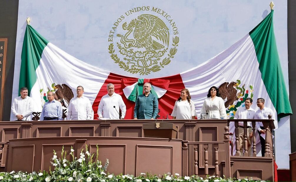 El gobernador Alfredo Ramírez rindió su Tercer Informe en el Estadio Morelos acompañado del pleno del Congreso local y más de 40 mil michoacanos. Foto: Especial