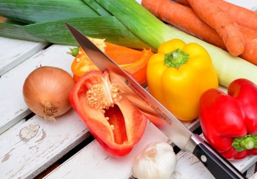 El pimiento contiene altos niveles de vitamina C que estimulan la producción de colágeno.