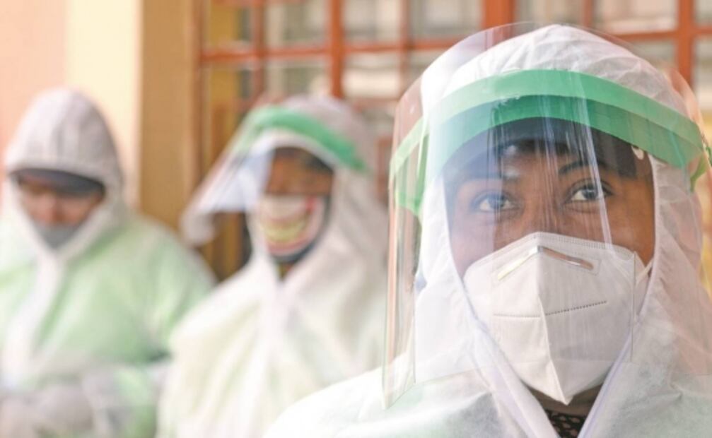 COVID-19: The anonymous heroes disinfecting Mexico City streets