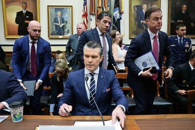 Gobierno de Trump desafía límite legal del Congreso por guerra contra Irán; argumenta "suspensión" del plazo por alto el fuego