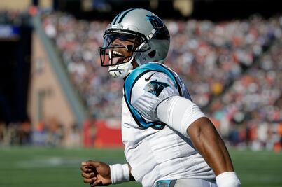 Cam Newton se burla de una reportera 