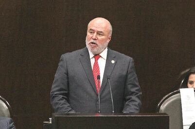 Pide Clouthier “limpiar la política”