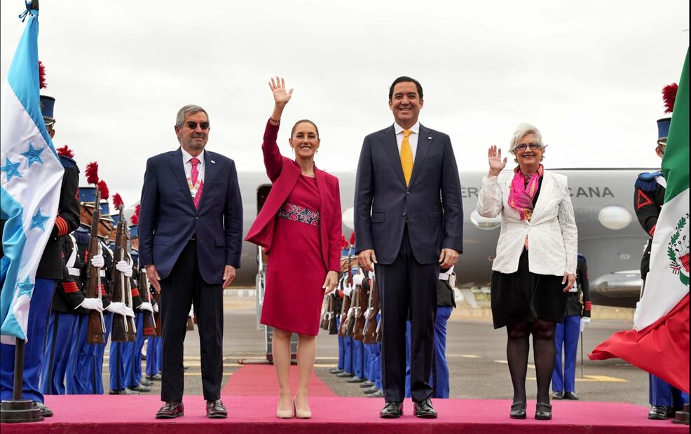 La presidenta Claudia Sheinbaum llegó a la IX Cumbre de jefes de Estado y de Gobierno de la Comunidad de Estados Latinoamericanos y Caribeños (Celac), en Tegucigalpa, Honduras. Foto: EFE