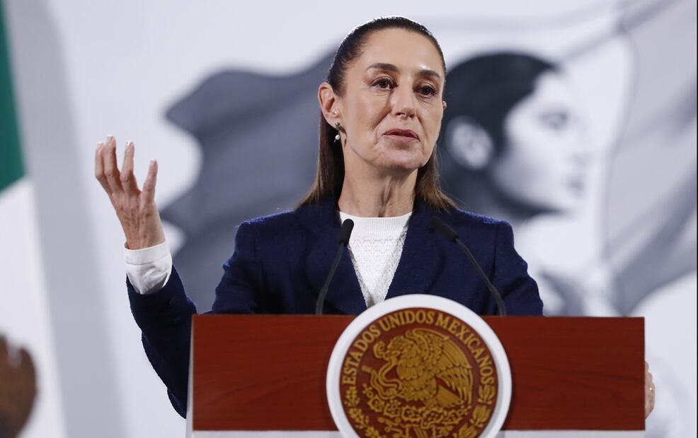 La presidenta de México, Claudia Sheinbaum Pardo, afirmó que la prohibición en contra de los vapeadores es un mensaje claro a los jóvenes y adolescentes de que estos dispositivos tienen sustancias que hacen mucho daño a la salud. Foto: EFE