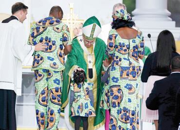 Dios llora por los abusos sexuales de curas: Francisco
