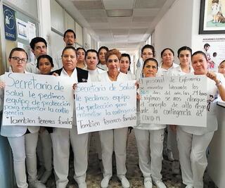 Pasantes de Medicina inician paro de labores, en Michoacán