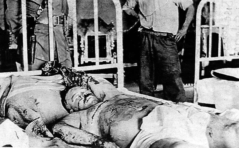 Cuerpo de Pancho Villa luego de ser asesinado dentro de su automóvil en una emboscada. Foto: Archivo EL UNIVERSAL.