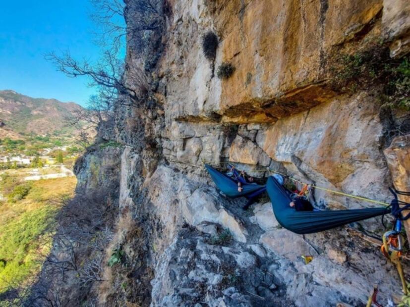 5 hamacas extremas para dormir en las alturas