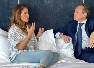 Alberto Peláez se mete a la cama de los famosos