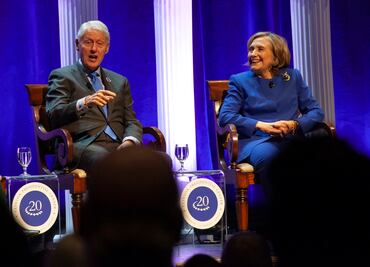 Dan de alta del hospital al expresidente Bill Clinton tras ser tratado por gripe; "está agradecido", dice su oficina