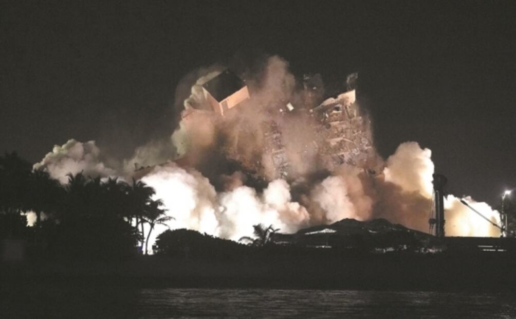 Demuelen lo que quedaba en pie de edificio caído en Miami