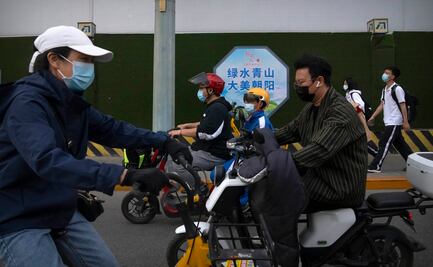 Shanghái relaja con precaución sus restricciones, pese a nuevos muertos por Covid-19