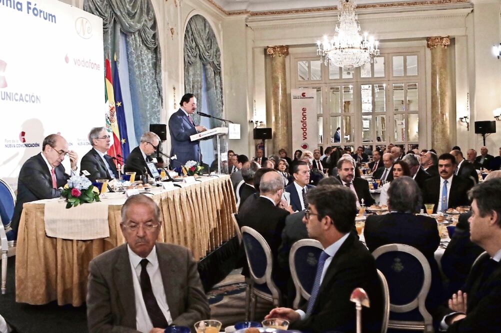 El Presidente Ejecutivo y del Consejo de Administración de EL UNIVERSAL, Licenciado Juan Francisco Ealy Ortiz, ofreció una conferencia magistral en el Foro de la Nueva Comunicación, en el hotel Ritz de Madrid, España (JUAN CARLOS ROJAS)